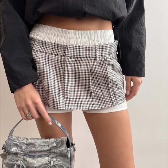 Lioness skirt with shorts underneath - Picture 7 of 7